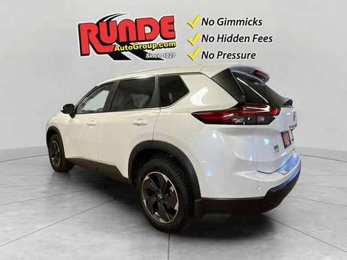 Everest White P 2024 Nissan Rogue SV