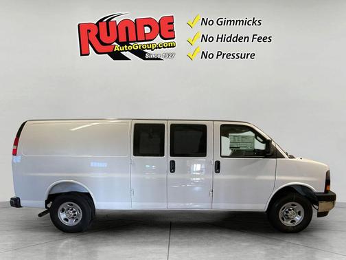 Summit White 2026 Chevrolet Express 3500 Work Van