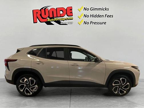 White Sand 2026 Chevrolet Trax 2RS