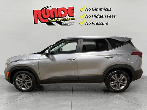 Gray 2023 Kia Seltos LX