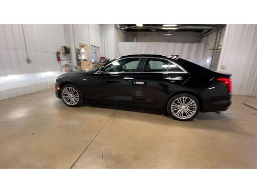 2022 Cadillac CT4 Premium Luxury