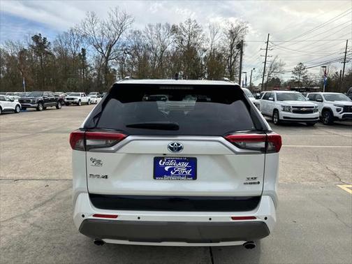 2021 Toyota RAV4 Hybrid SE