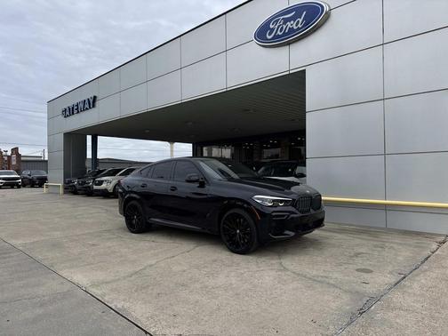 2022 BMW X6 M50i