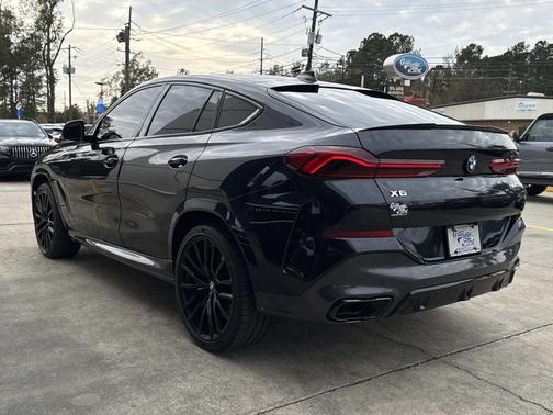 2022 BMW X6 M50i