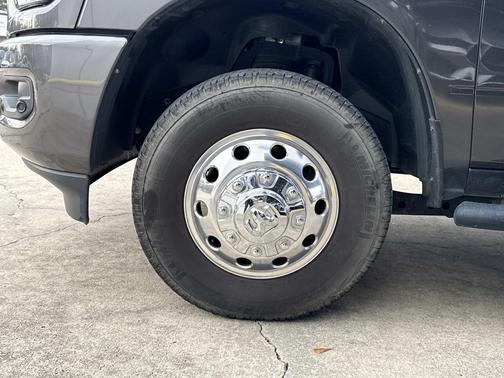 2021 RAM 3500 Big Horn Crew Cab 4x4 8' Box