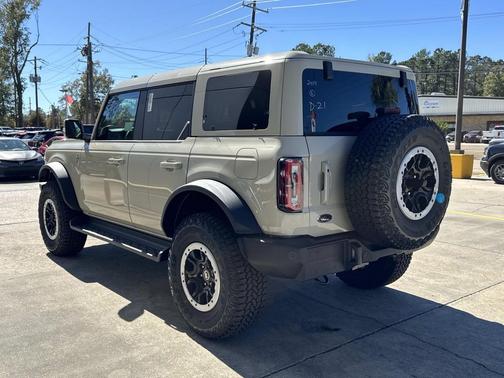 2025 Ford Bronco Outer Banks