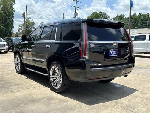 2018 Cadillac Escalade Luxury