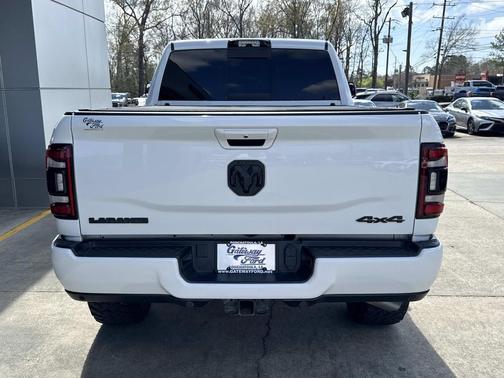 2022 RAM 2500 Laramie Crew Cab 4x4 6'4' Box