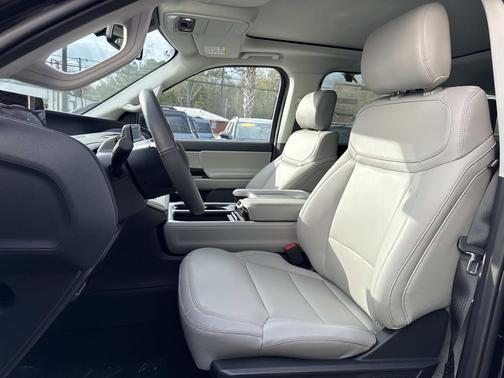 2026 Ford Expedition Max Active 4x2