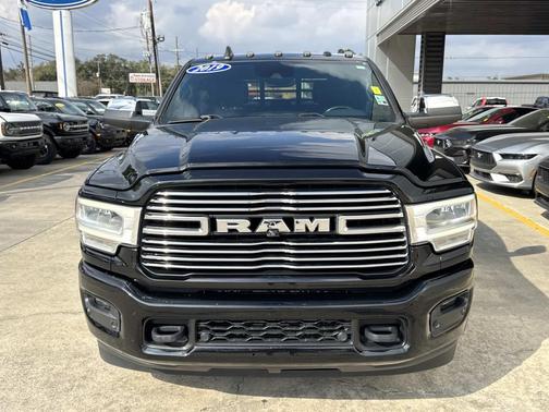 2019 RAM 3500 Laramie Crew Cab 4x2 8' Box