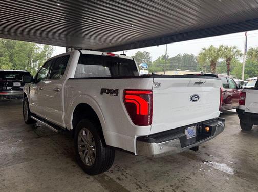 Oxford White 2024 Ford F-150 Lariat