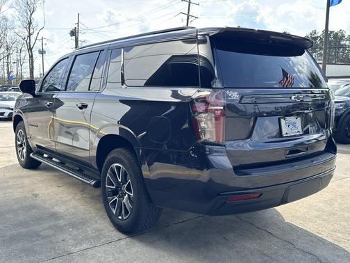 2023 Chevrolet Suburban 4WD Z71