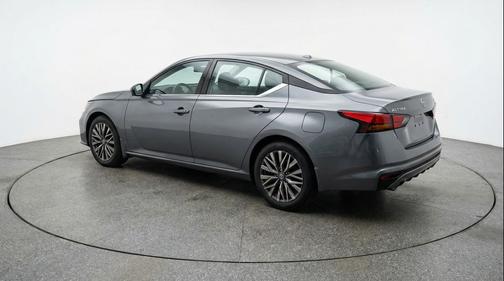 Gun Metallic 2025 Nissan Altima SV FWD