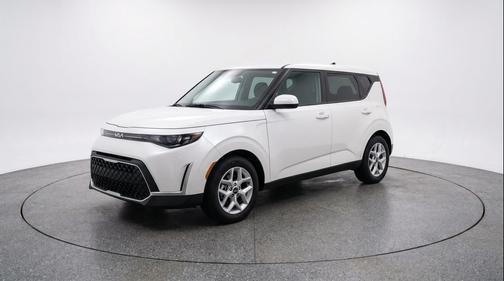 Snow White Pearl 2025 Kia Soul LX