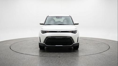 Snow White Pearl 2025 Kia Soul LX