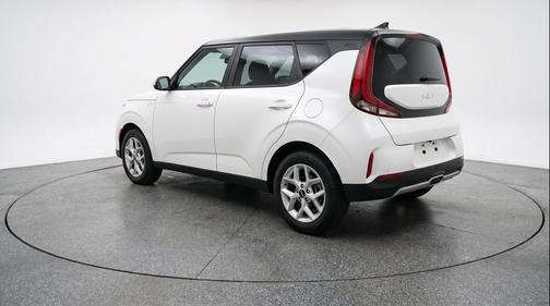 Snow White Pearl 2025 Kia Soul LX