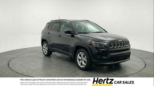 Diamond Black Crystal Pearlcoat 2025 Jeep Compass Latitude