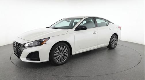 Glacier White 2025 Nissan Altima SV FWD