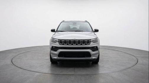 Silver Zynith Metallic Clearcoat 2025 Jeep Compass Limited
