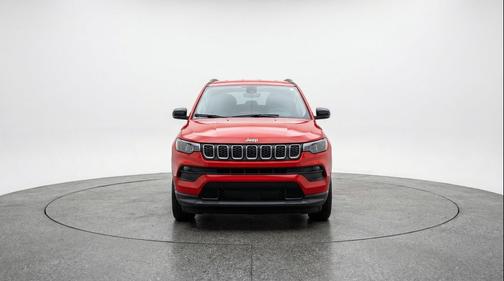 Red Hot Pearlcoat 2025 Jeep Compass Latitude