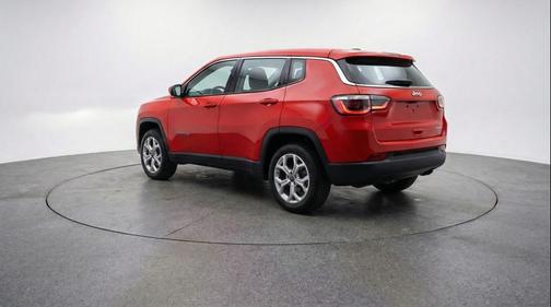 Red Hot Pearlcoat 2025 Jeep Compass Latitude