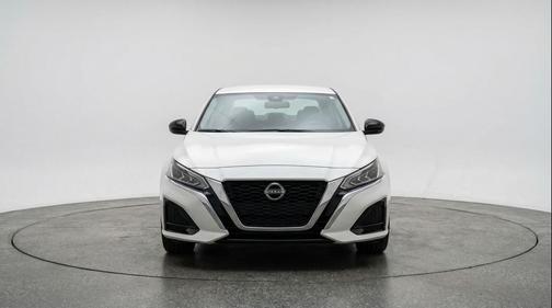 Glacier White 2025 Nissan Altima SV FWD