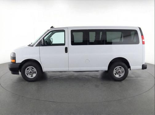 Summit White 2025 GMC Savana 3500 RWD 3500 Extended Wheelbase LT