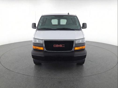 Summit White 2025 GMC Savana 3500 RWD 3500 Extended Wheelbase LT