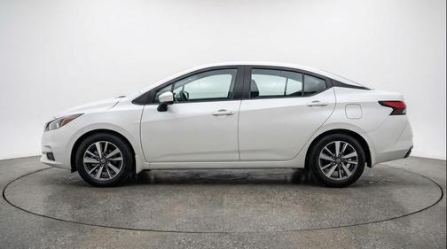 Aspen White Tricoat 2025 Nissan Versa 1.6 SV