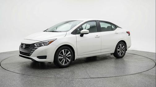 Aspen White Tricoat 2025 Nissan Versa 1.6 SV