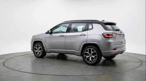 Silver Zynith Metallic Clearcoat 2025 Jeep Compass Limited