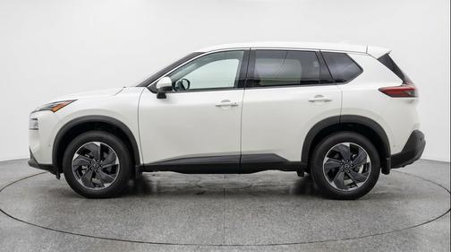 Everest White Pearl Tricoat 2025 Nissan Rogue SV