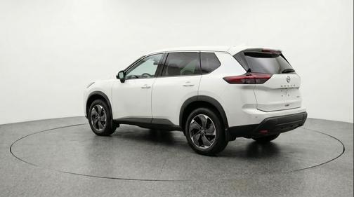 Everest White Pearl Tricoat 2025 Nissan Rogue SV