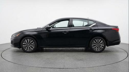 Super Black 2025 Nissan Altima SV FWD