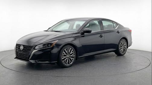 Super Black 2025 Nissan Altima SV FWD