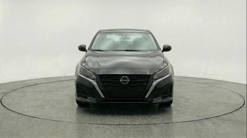 Super Black 2025 Nissan Altima SV FWD