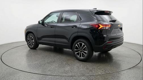Mosaic Black Metallic 2025 Chevrolet Trailblazer LT