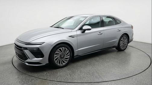 Aero Silver 2025 Hyundai SONATA Hybrid SE