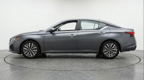 Gun Metallic 2025 Nissan Altima SV FWD