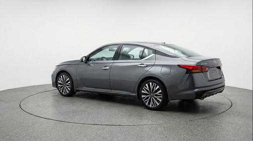 Gun Metallic 2025 Nissan Altima SV FWD