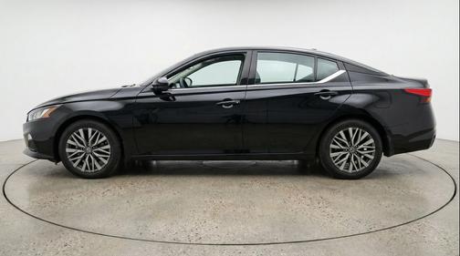 Super Black 2025 Nissan Altima SV FWD