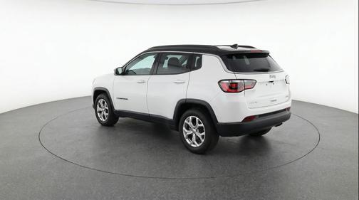 Bright White Clearcoat 2025 Jeep Compass Latitude