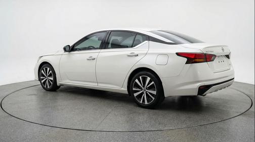 Glacier White 2025 Nissan Altima SV FWD