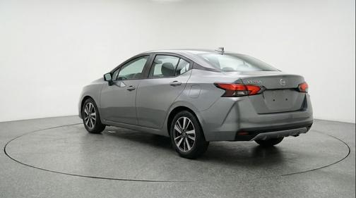 Gun Metallic 2025 Nissan Versa 1.6 SV