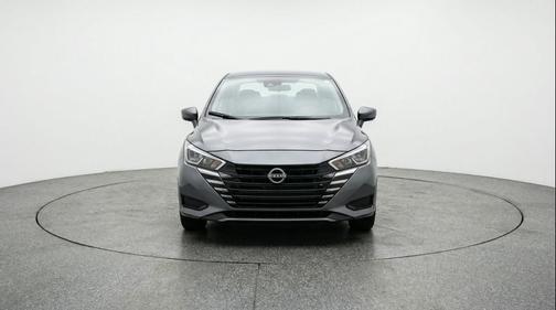 Gun Metallic 2025 Nissan Versa 1.6 SV