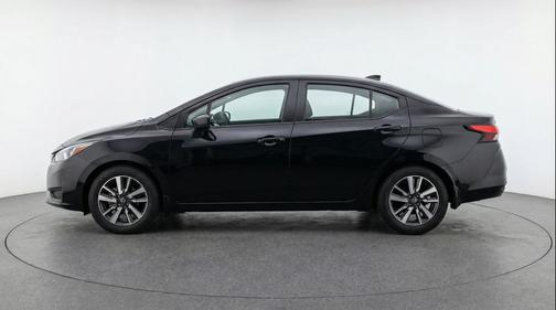 Super Black 2025 Nissan Versa 1.6 SV