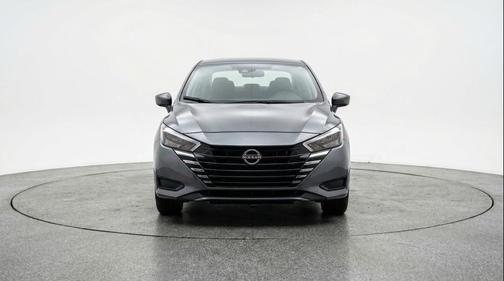 Gun Metallic 2025 Nissan Versa 1.6 SV