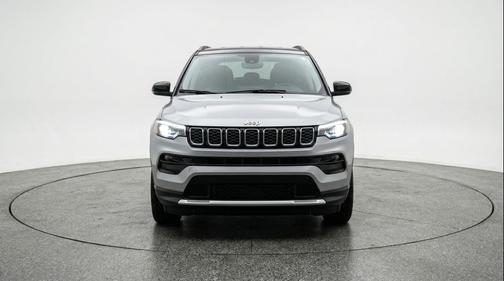 Silver Zynith Metallic Clearcoat 2025 Jeep Compass Limited