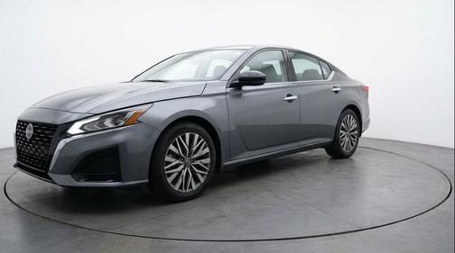 Gun Metallic 2025 Nissan Altima SV FWD