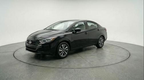 Super Black 2025 Nissan Versa 1.6 SV